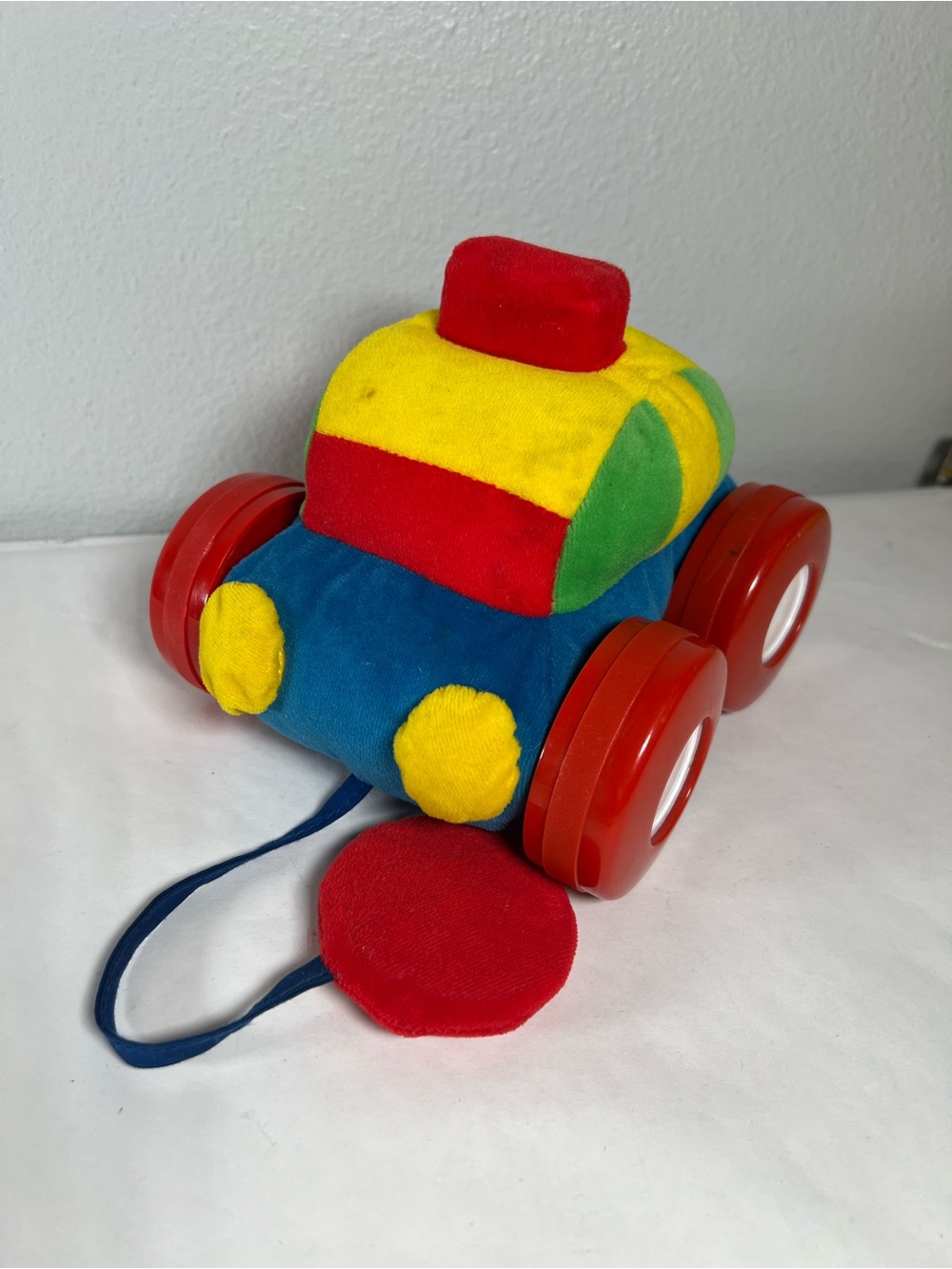 Vintage Infantino plush pull car‎